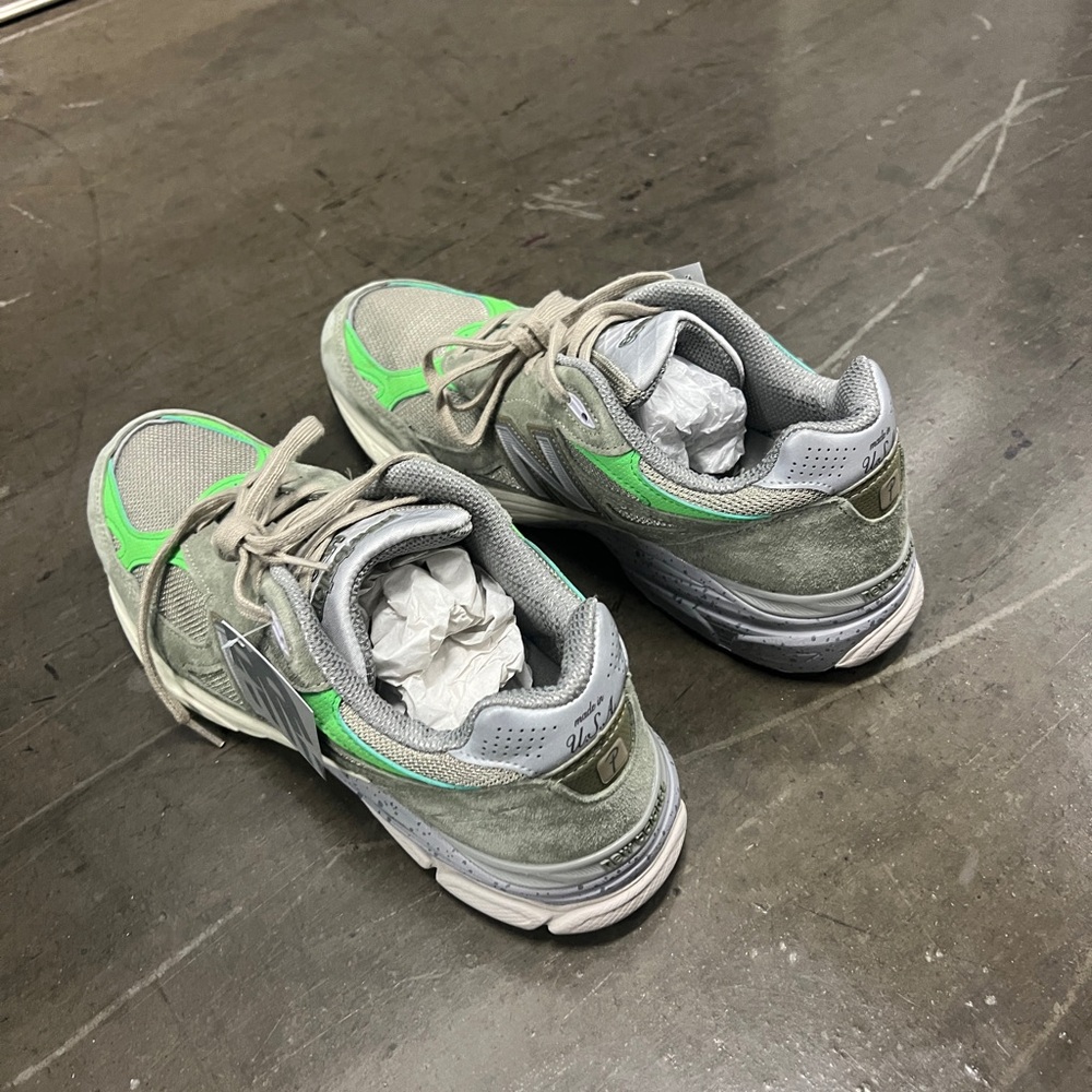 Size 11.5 New Balance 990v3
MiUSA Patta Keep Your Family Close
